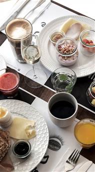 Hotel Hans Organic Breakfast