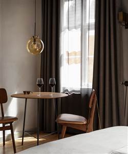 Hotel SP34 Wine Hour